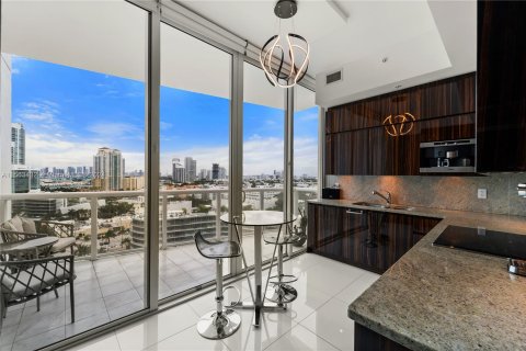 Condo in Miami Beach, Florida, 2 bedrooms  № 1099724 - photo 22