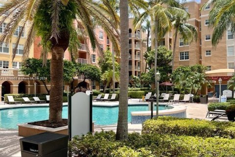 Apartamento en alquiler en Miami, Florida, 1 dormitorio, 67.82 m2 № 1099723 - foto 1
