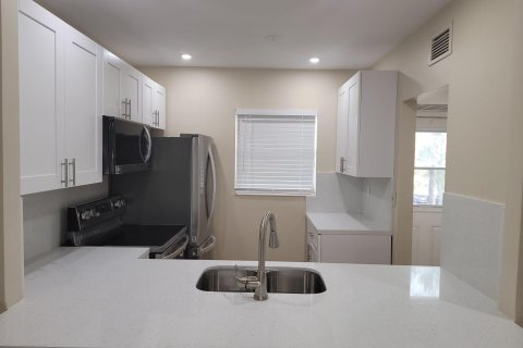 Condominio en venta en Lauderdale Lakes, Florida, 1 dormitorio, 63.55 m2 № 922252 - foto 7
