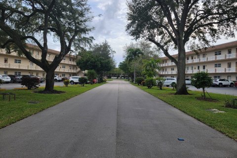 Condominio en venta en Lauderdale Lakes, Florida, 1 dormitorio, 63.55 m2 № 922252 - foto 14