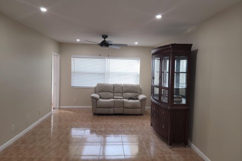Condominio en venta en Lauderdale Lakes, Florida, 1 dormitorio, 63.55 m2 № 922252 - foto 10