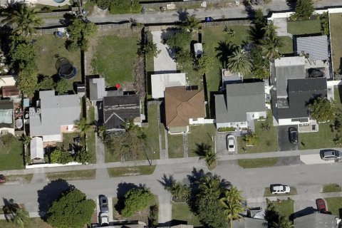 Terrain à vendre à Hollywood, Floride № 935998 - photo 5