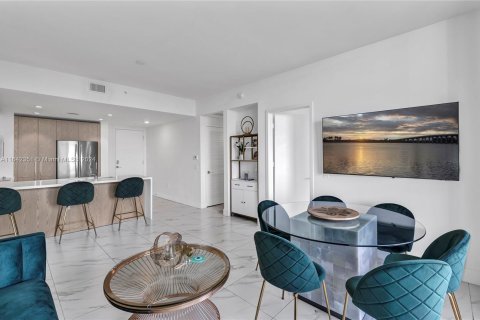 Condo in Sunrise, Florida, 2 bedrooms  № 1332131 - photo 17