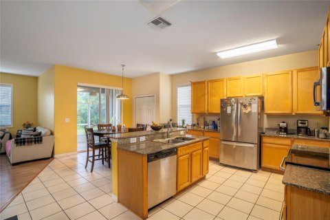 House in Tampa, Florida 5 bedrooms, 300.72 sq.m. № 1260765 - photo 15