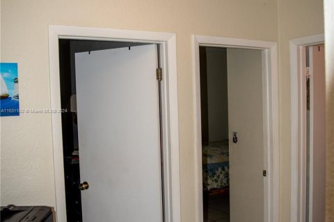 Townhouse in Miami, Florida 3 bedrooms, 128.95 sq.m. № 1291693 - photo 17