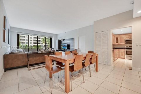 Condo in Key Biscayne, Florida, 2 bedrooms  № 1348254 - photo 5