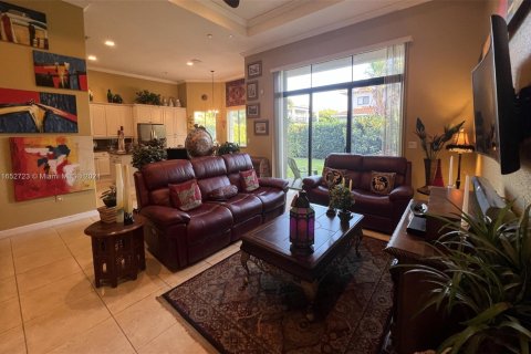 Casa en venta en Cutler Bay, Florida, 4 dormitorios, 252.97 m2 № 1347766 - foto 5