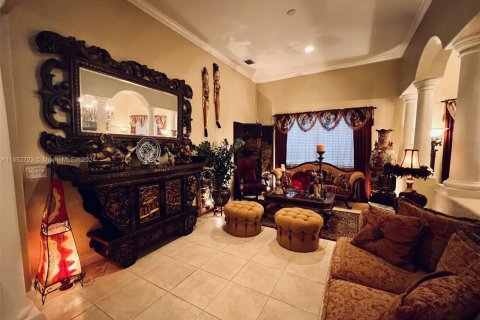 Villa ou maison à vendre à Cutler Bay, Floride: 4 chambres, 252.97 m2 № 1347766 - photo 3