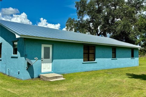 House in Okeechobee, Florida 3 bedrooms, 184.88 sq.m. № 1317462 - photo 6