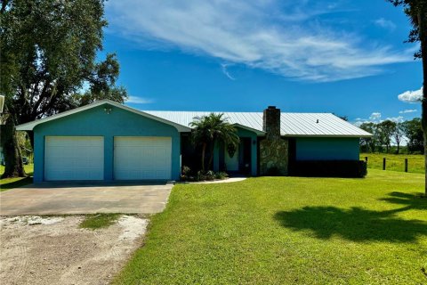 Casa en venta en Okeechobee, Florida, 3 dormitorios, 184.88 m2 № 1317462 - foto 1