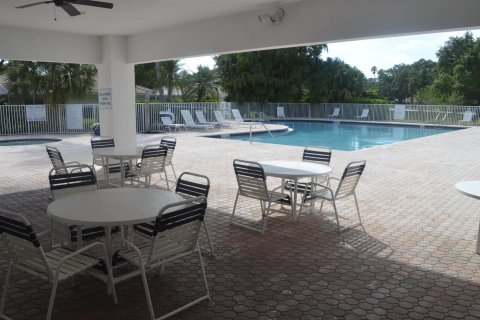 Townhouse in Palm Beach Gardens, Florida 3 bedrooms, 107.02 sq.m. № 1098722 - photo 27