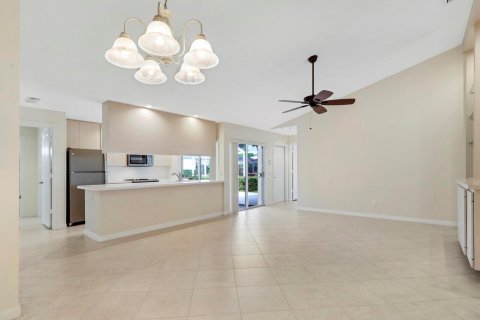 Townhouse in Palm Beach Gardens, Florida 3 bedrooms, 107.02 sq.m. № 1098722 - photo 21