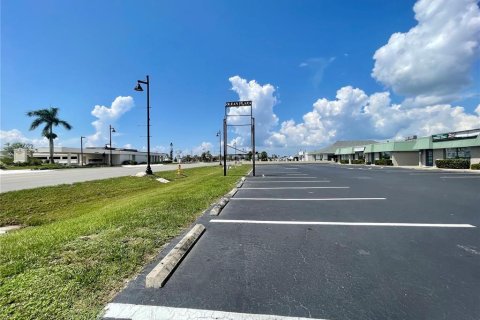 Купить коммерческую недвижимость в Порт-Шарлотт, Флорида 61.32м2, № 657160 - фото 3