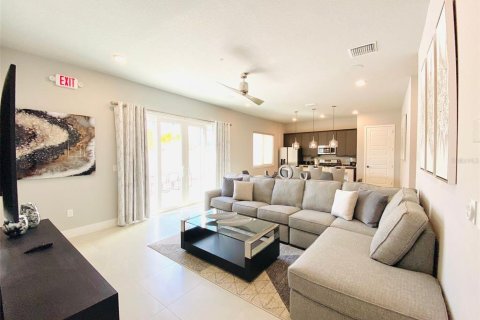 Condominio en venta en Kissimmee, Florida, 3 dormitorios, 138.52 m2 № 702309 - foto 4