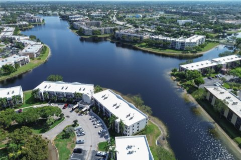 Condo in Fort Lauderdale, Florida, 2 bedrooms  № 1208696 - photo 19