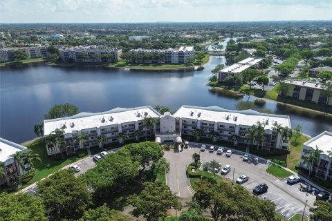 Condo in Fort Lauderdale, Florida, 2 bedrooms  № 1208696 - photo 18