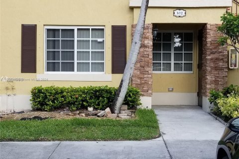 Condo in Homestead, Florida, 2 bedrooms  № 1348912 - photo 2