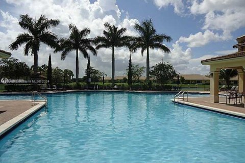 Condo in Homestead, Florida, 2 bedrooms  № 1348912 - photo 8