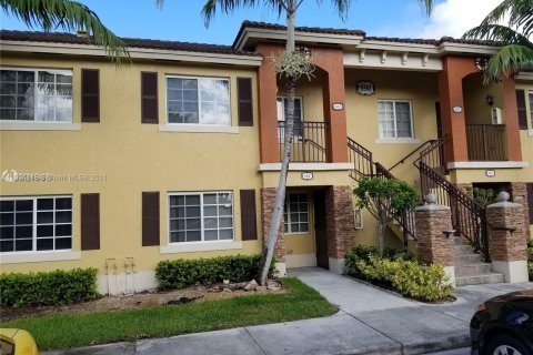 Condo in Homestead, Florida, 2 bedrooms  № 1348912 - photo 1