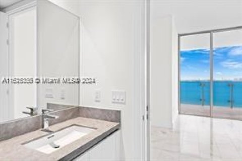 Condominio en venta en Miami, Florida, 2 dormitorios, 218.04 m2 № 1271733 - foto 25