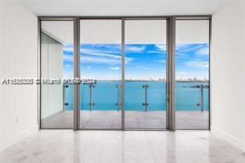 Condominio en venta en Miami, Florida, 2 dormitorios, 218.04 m2 № 1271733 - foto 12