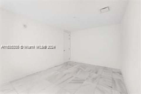 Condominio en venta en Miami, Florida, 2 dormitorios, 218.04 m2 № 1271733 - foto 27