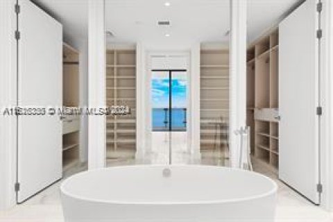 Condominio en venta en Miami, Florida, 2 dormitorios, 218.04 m2 № 1271733 - foto 1