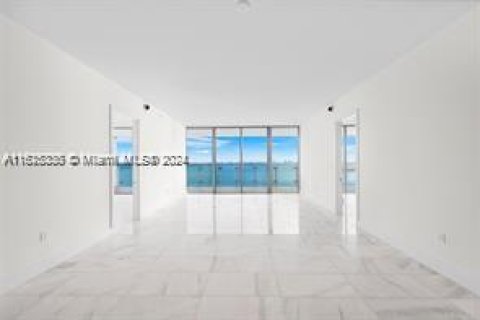 Condominio en venta en Miami, Florida, 2 dormitorios, 218.04 m2 № 1271733 - foto 11