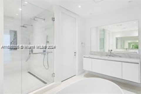 Condominio en venta en Miami, Florida, 2 dormitorios, 218.04 m2 № 1271733 - foto 18