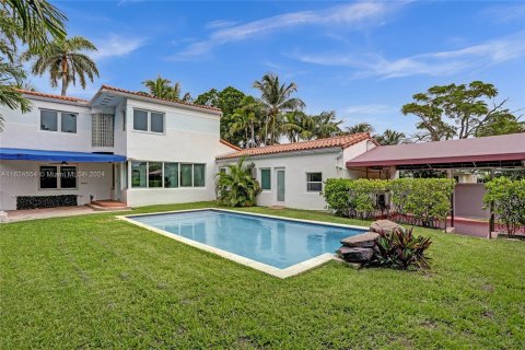 Villa ou maison à vendre à Miami Beach, Floride: 6 chambres, 267.19 m2 № 1271815 - photo 1