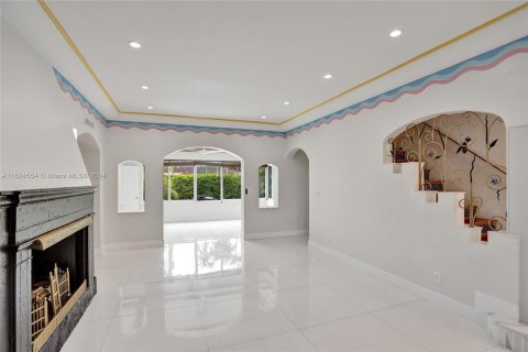 House in Miami Beach, Florida 6 bedrooms, 267.19 sq.m. № 1271815 - photo 30