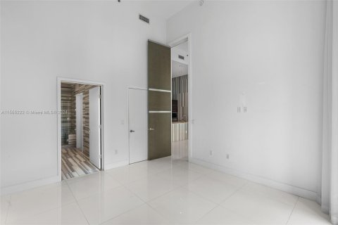 Condominio en venta en Miami, Florida, 1 dormitorio, 74.14 m2 № 1094795 - foto 15