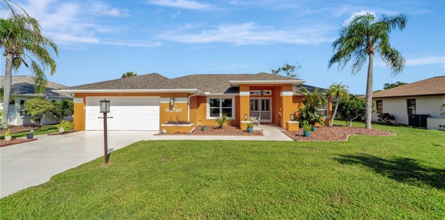 House in Venice, Florida 3 bedrooms, 174.01 sq.m. № 1390661