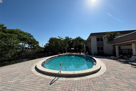 Copropriété à vendre à Wilton Manors, Floride: 2 chambres, 109.62 m2 № 1186220 - photo 13