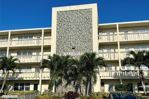 Condo in Deerfield Beach, Florida, 2 bedrooms  № 1186217 - photo 21