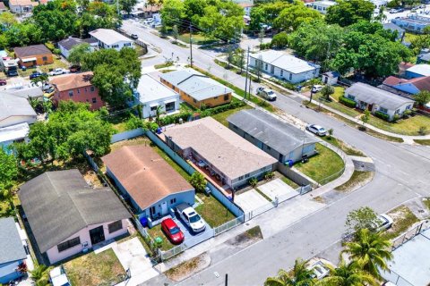 Commercial property in Miami, Florida 192.31 sq.m. № 1203905 - photo 30