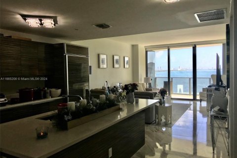 Condo in Miami, Florida, 2 bedrooms  № 1380233 - photo 11