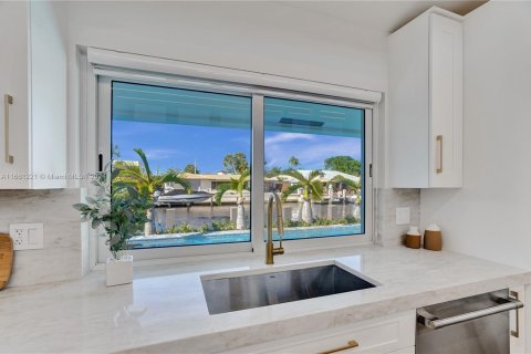 Casa en venta en Fort Lauderdale, Florida, 4 dormitorios, 230.77 m2 № 1380194 - foto 15