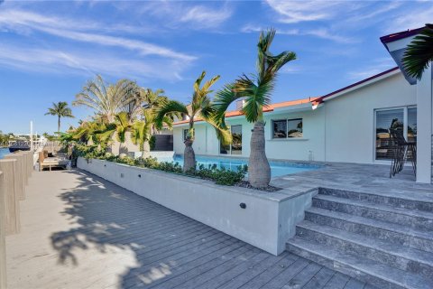 Casa en venta en Fort Lauderdale, Florida, 4 dormitorios, 230.77 m2 № 1380194 - foto 30