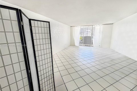 Copropriété à vendre à Aventura, Floride: 1 chambre, 82.4 m2 № 1380171 - photo 8