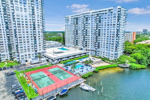 Condominio en venta en Aventura, Florida, 1 dormitorio, 82.4 m2 № 1380171 - foto 15