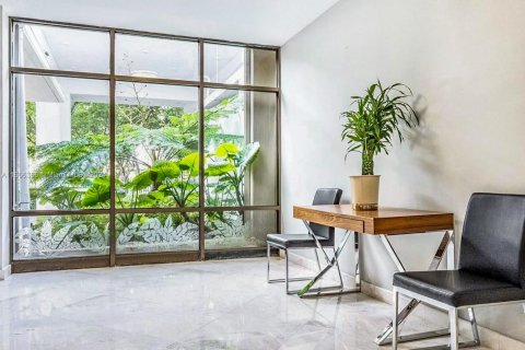 Condo in Aventura, Florida, 1 bedroom  № 1380171 - photo 12