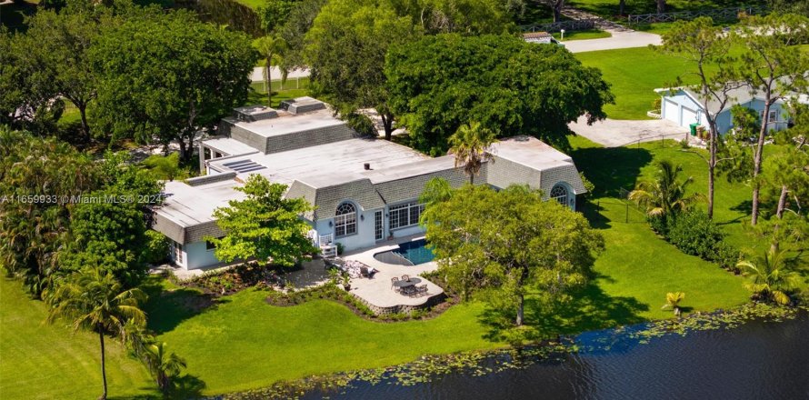 Villa ou maison à Davie, Floride 5 chambres, 474.64 m2 № 1380193