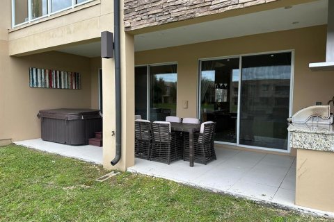 Touwnhouse à vendre à Kissimmee, Floride: 3 chambres, 202.62 m2 № 907110 - photo 7