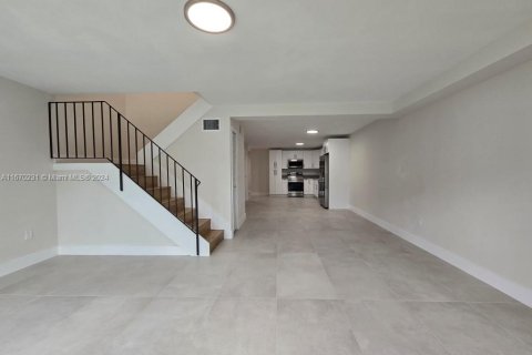 Touwnhouse à vendre à Miami, Floride: 3 chambres, 115.2 m2 № 1391610 - photo 17