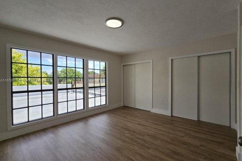 Touwnhouse à vendre à Miami, Floride: 3 chambres, 115.2 m2 № 1391610 - photo 27