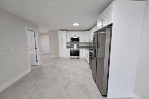 Touwnhouse à vendre à Miami, Floride: 3 chambres, 115.2 m2 № 1391610 - photo 10