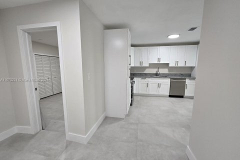 Touwnhouse à vendre à Miami, Floride: 3 chambres, 115.2 m2 № 1391610 - photo 7