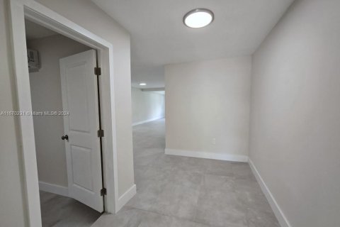 Townhouse in Miami, Florida 3 bedrooms, 115.2 sq.m. № 1391610 - photo 5