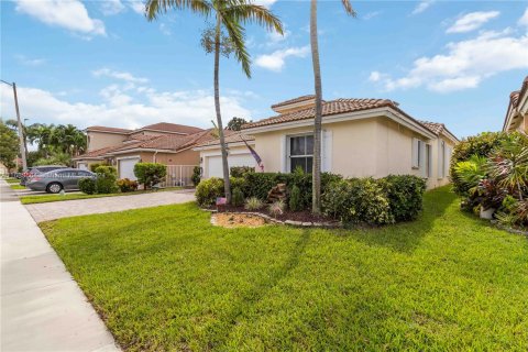 Casa en venta en Miramar, Florida, 3 dormitorios, 170.85 m2 № 1421725 - foto 4